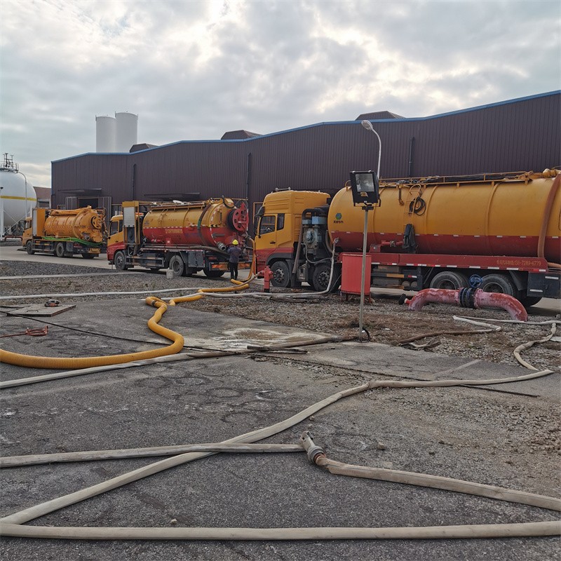 凤岗镇污水池清理